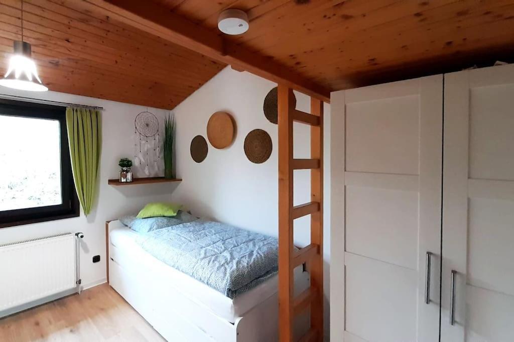 Ferienhaus Lena Im Sauerland Direkt Am Hennesee เมสเชอเดอ ภายนอก รูปภาพ