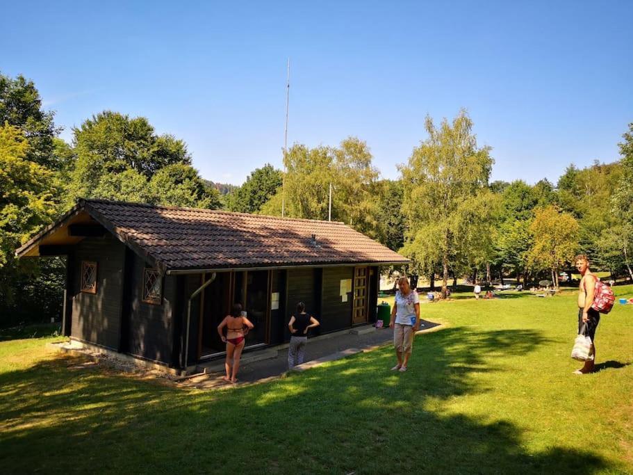 Ferienhaus Lena Im Sauerland Direkt Am Hennesee เมสเชอเดอ ภายนอก รูปภาพ